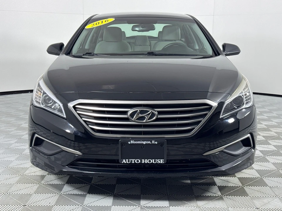 2016 Hyundai Sonata - Image 10 of 12