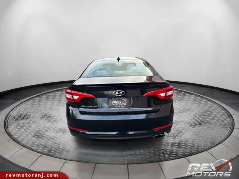 2016 Hyundai Sonata - Image 4 of 12