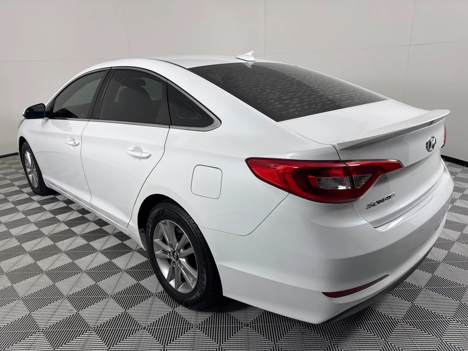 2016 Hyundai Sonata - Image 8 of 12