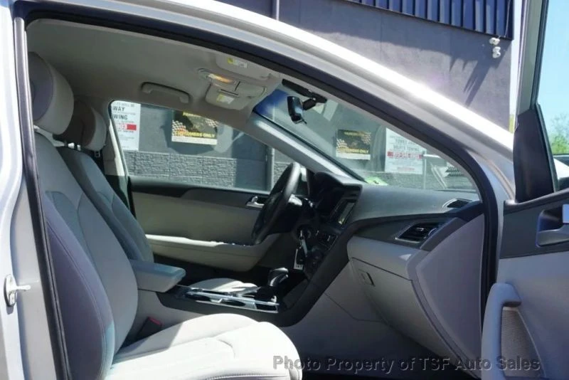 2016 Hyundai Sonata - Image 11 of 12