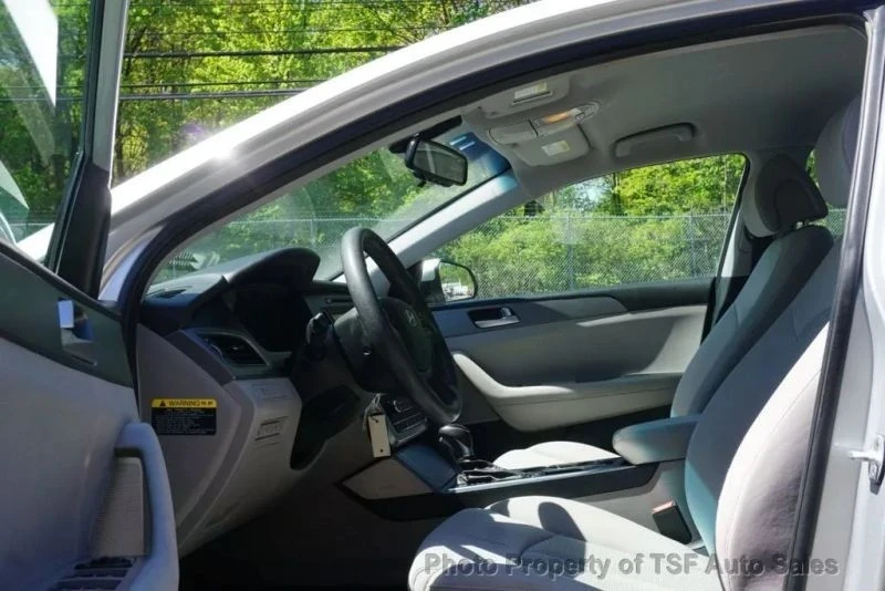 2016 Hyundai Sonata - Image 10 of 12