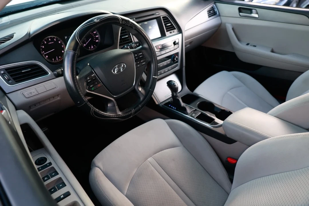 2016 Hyundai Sonata - Image 4 of 12