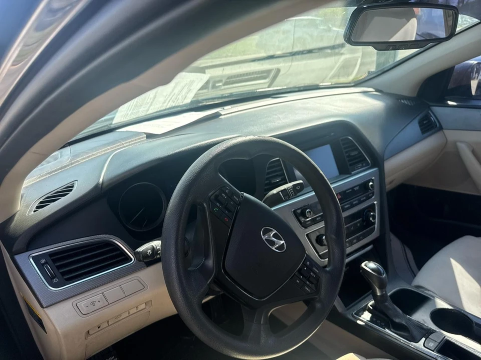 2016 Hyundai Sonata - Image 6 of 8