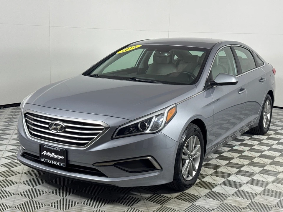 2016 Hyundai Sonata - Image 10 of 12