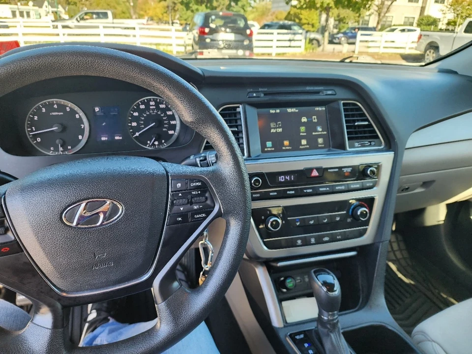 2016 Hyundai Sonata - Image 10 of 19