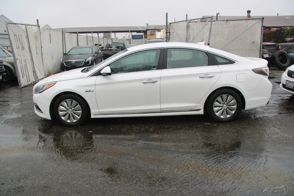 2016 Hyundai Sonata - Image 3 of 21