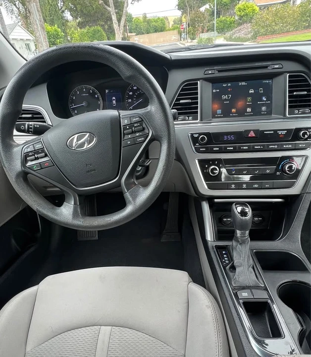 2016 Hyundai Sonata - Image 6 of 8