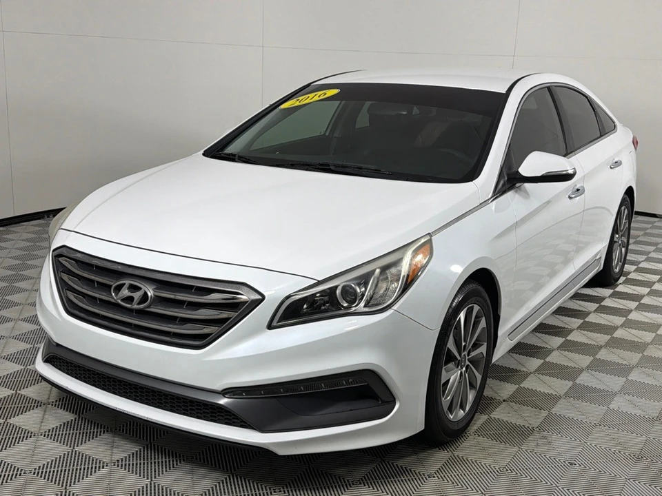 2016 Hyundai Sonata - Image 10 of 12