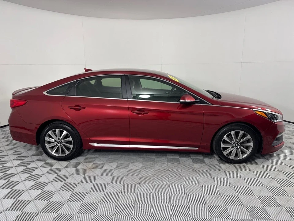 2016 Hyundai Sonata - Image 4 of 12