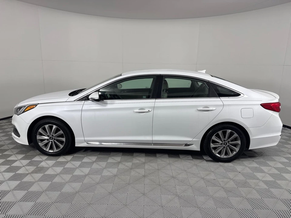 2016 Hyundai Sonata - Image 8 of 12