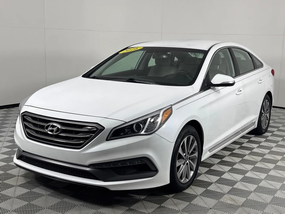 2016 Hyundai Sonata - Image 9 of 12