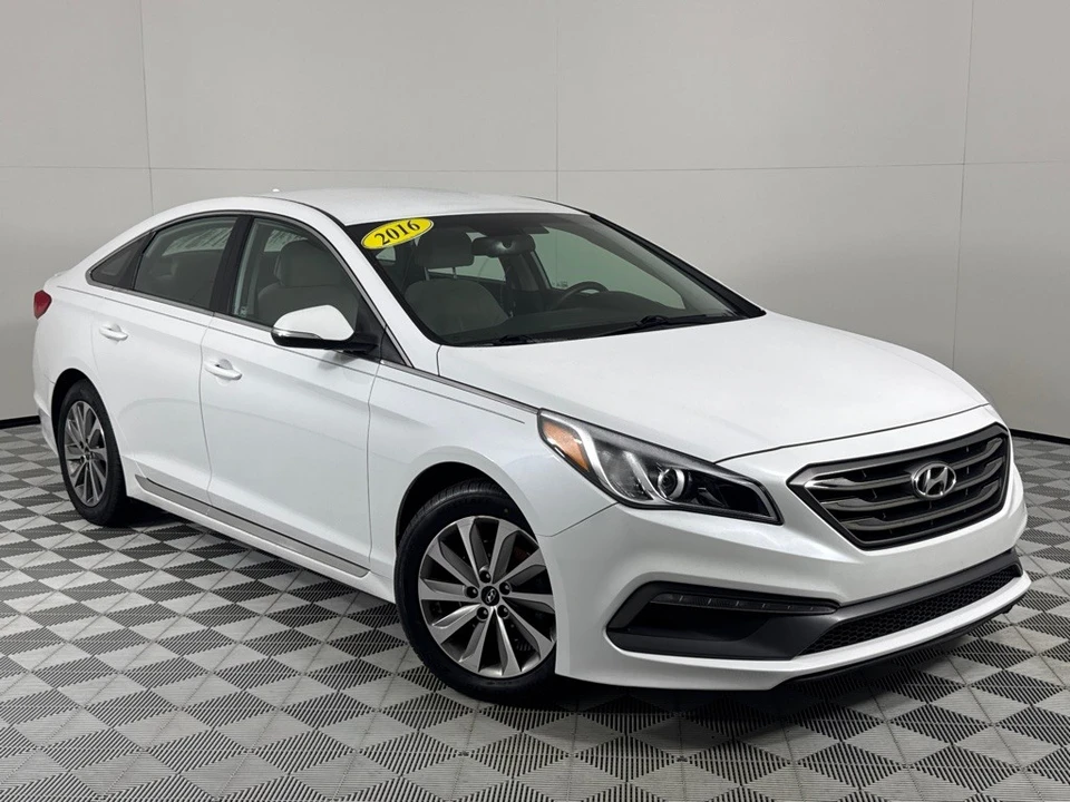 2016 Hyundai Sonata - Image 2 of 12