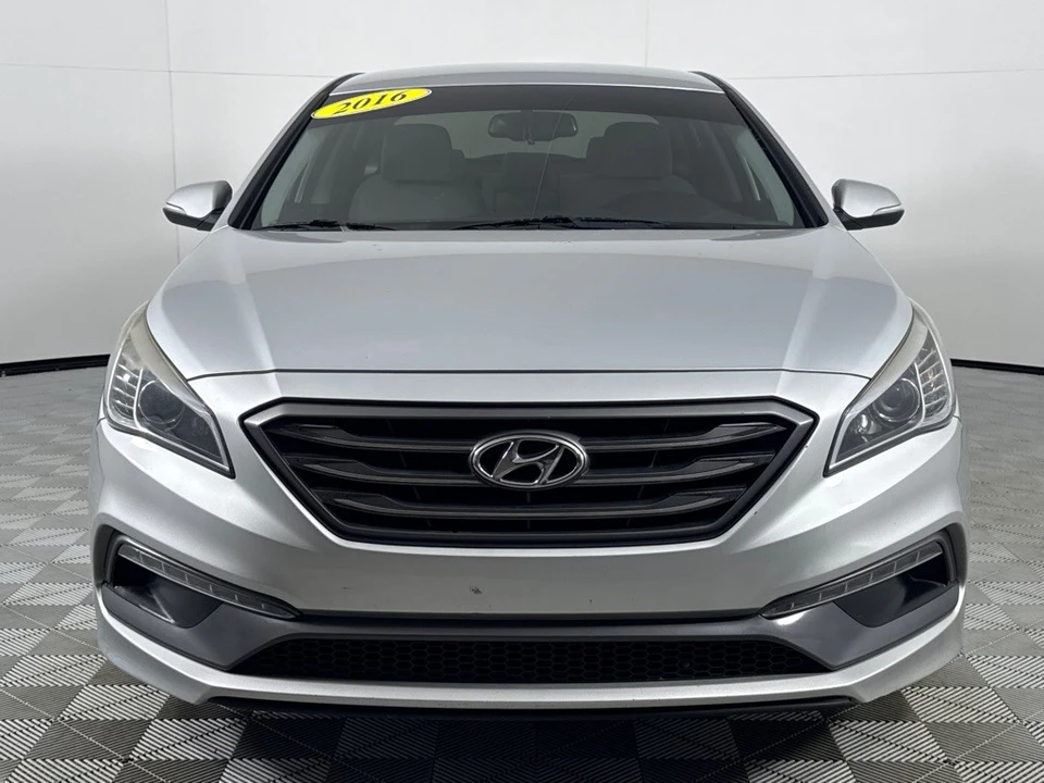 2016 Hyundai Sonata - Image 11 of 21