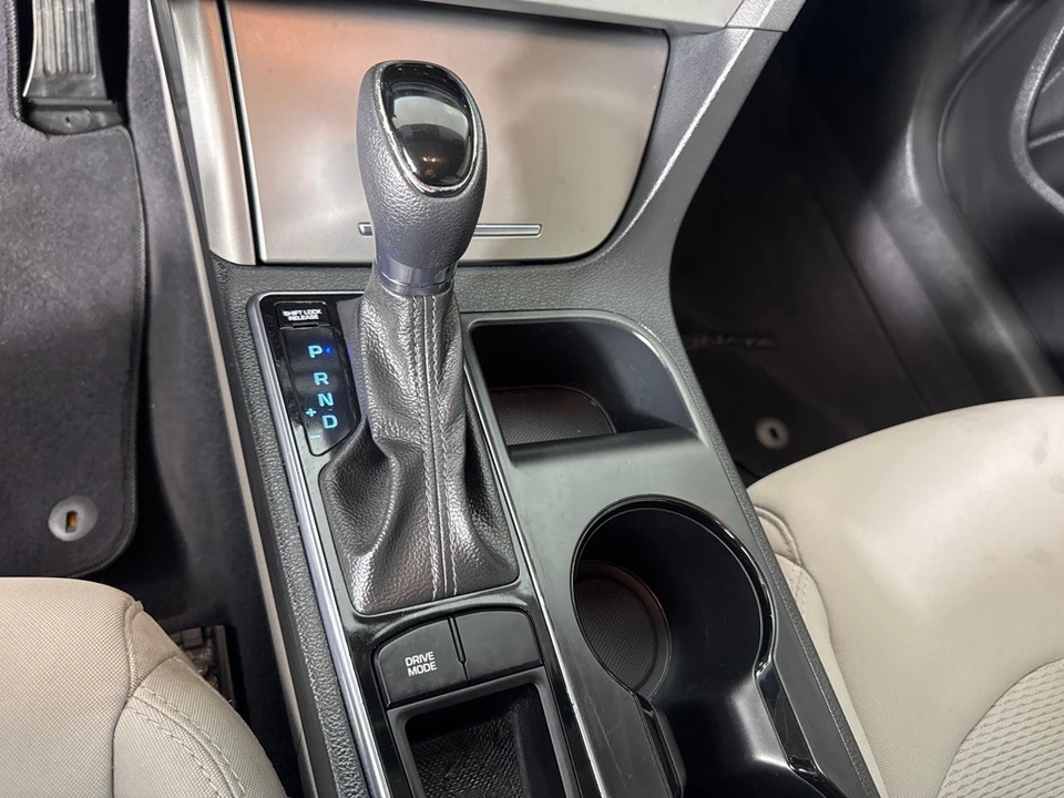 2016 Hyundai Sonata - Image 19 of 21