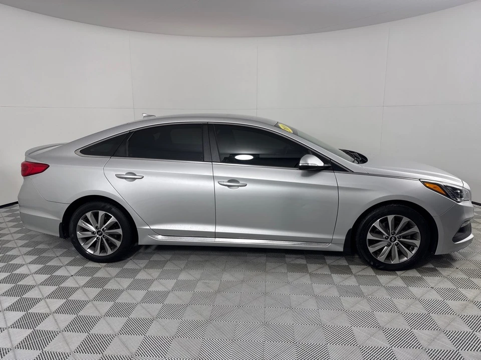2016 Hyundai Sonata - Image 4 of 21