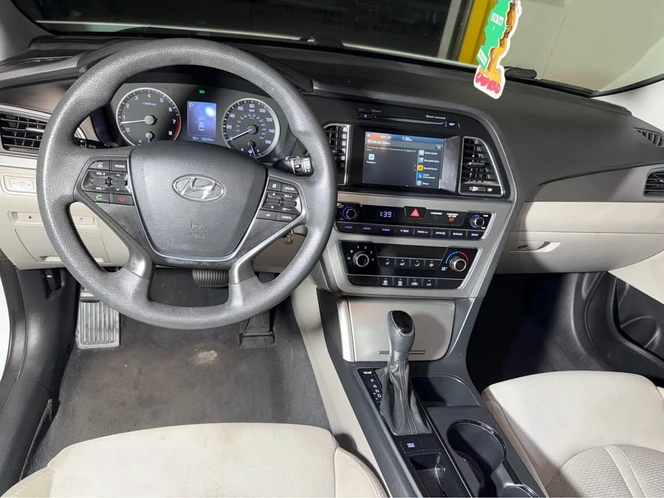 2016 Hyundai Sonata - Image 11 of 17