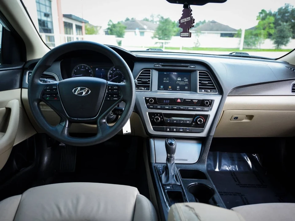 2016 Hyundai Sonata - Image 16 of 17