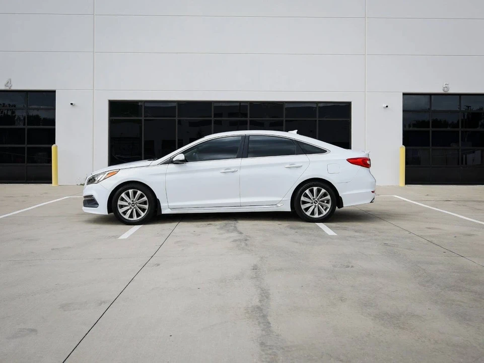 2016 Hyundai Sonata - Image 4 of 12
