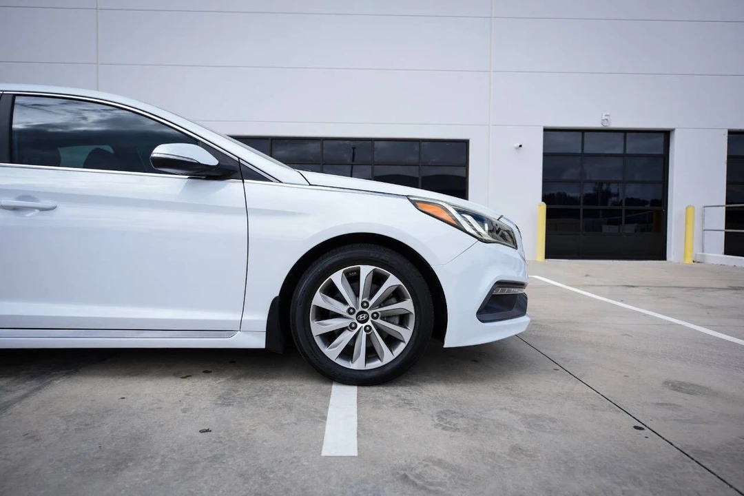 2016 Hyundai Sonata - Image 9 of 12