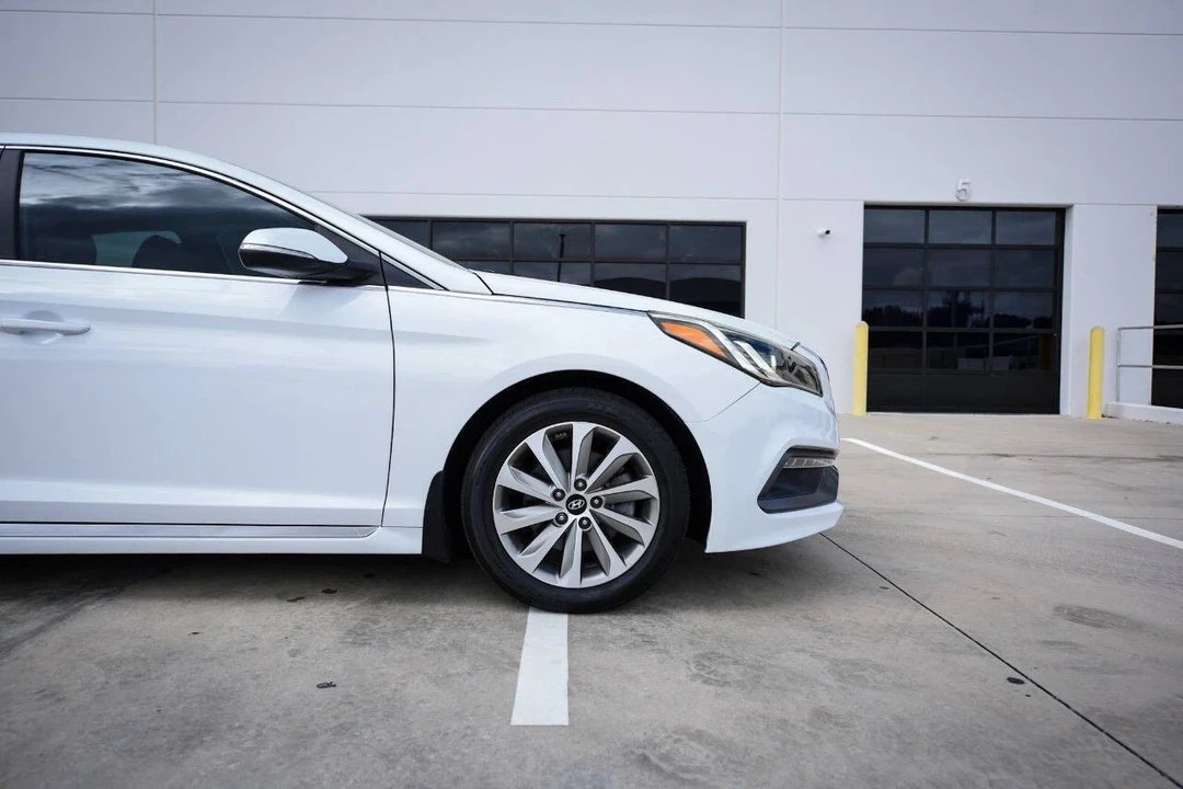 2016 Hyundai Sonata - Image 9 of 12