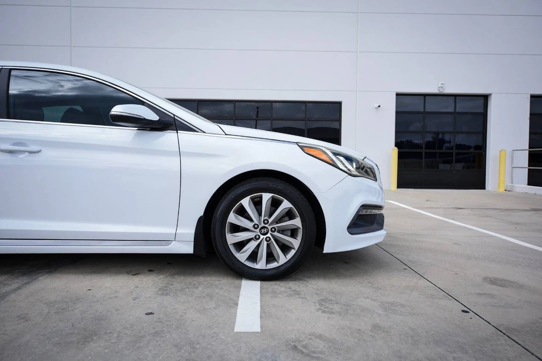 2016 Hyundai Sonata - Image 9 of 12