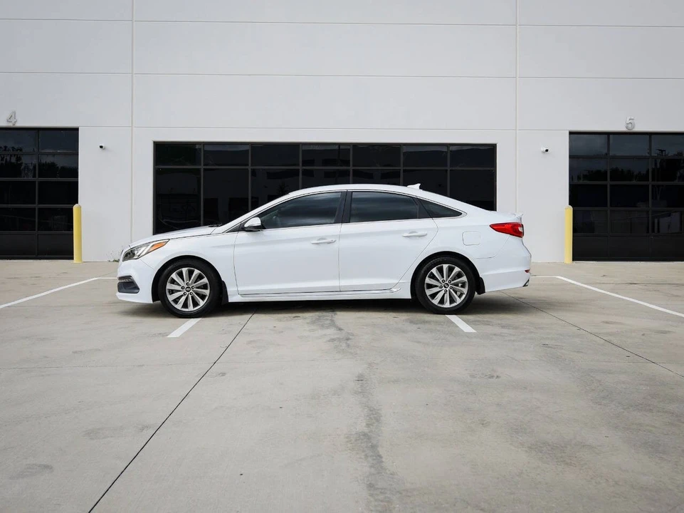 2016 Hyundai Sonata - Image 4 of 12