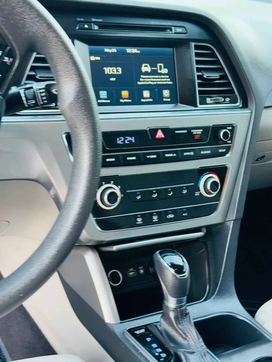 2016 Hyundai Sonata - Image 11 of 20