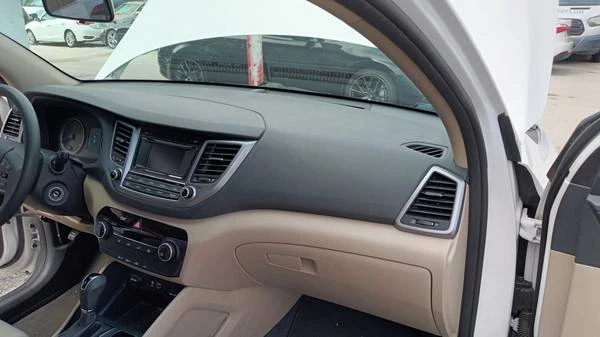 2016 Hyundai Tucson - Image 16 of 31