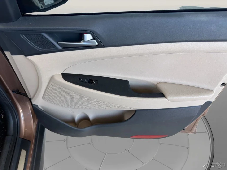 2016 Hyundai Tucson - Image 18 of 21