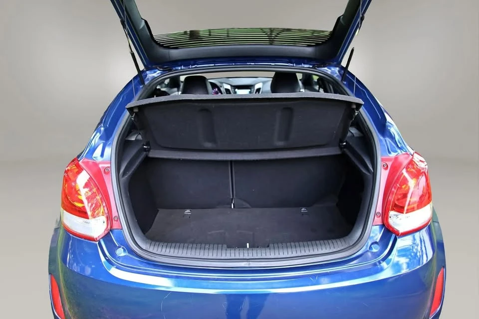 2016 Hyundai Veloster - Image 8 of 20