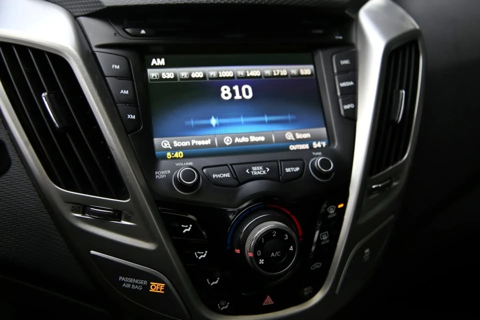 2016 Hyundai Veloster - Image 19 of 20