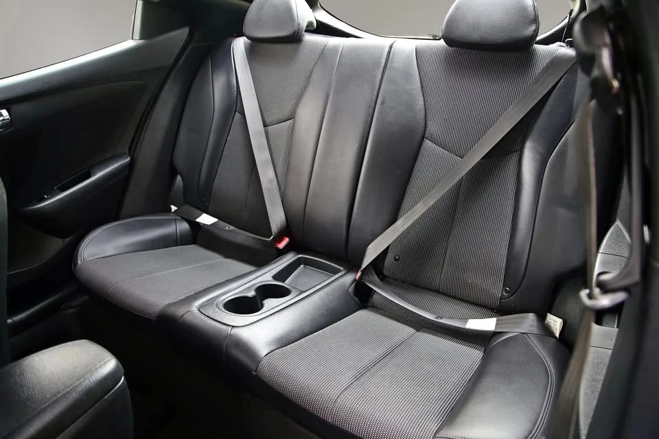 2016 Hyundai Veloster - Image 16 of 20