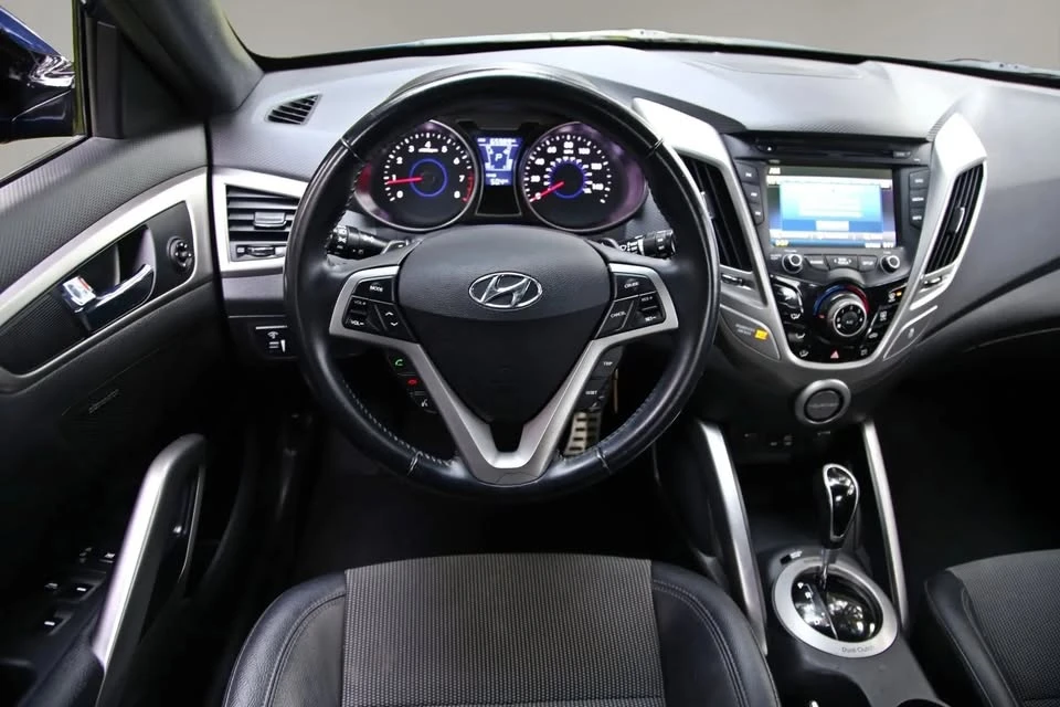 2016 Hyundai Veloster - Image 10 of 20