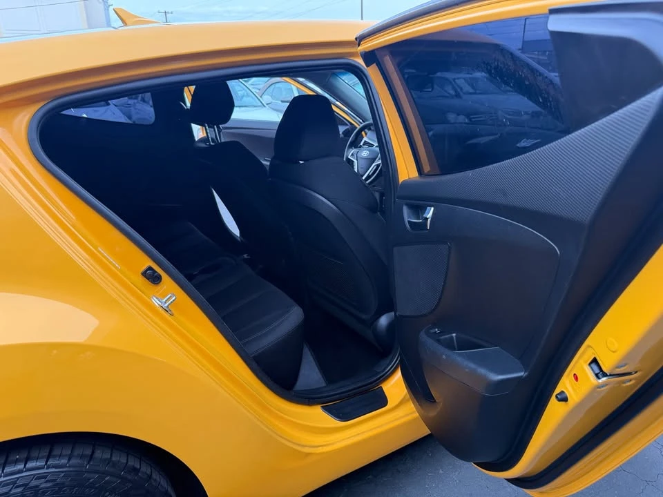2016 Hyundai Veloster - Image 12 of 15