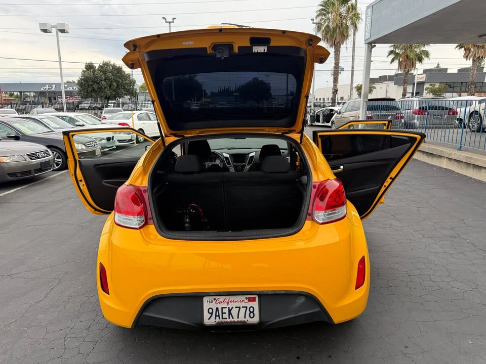 2016 Hyundai Veloster - Image 14 of 15