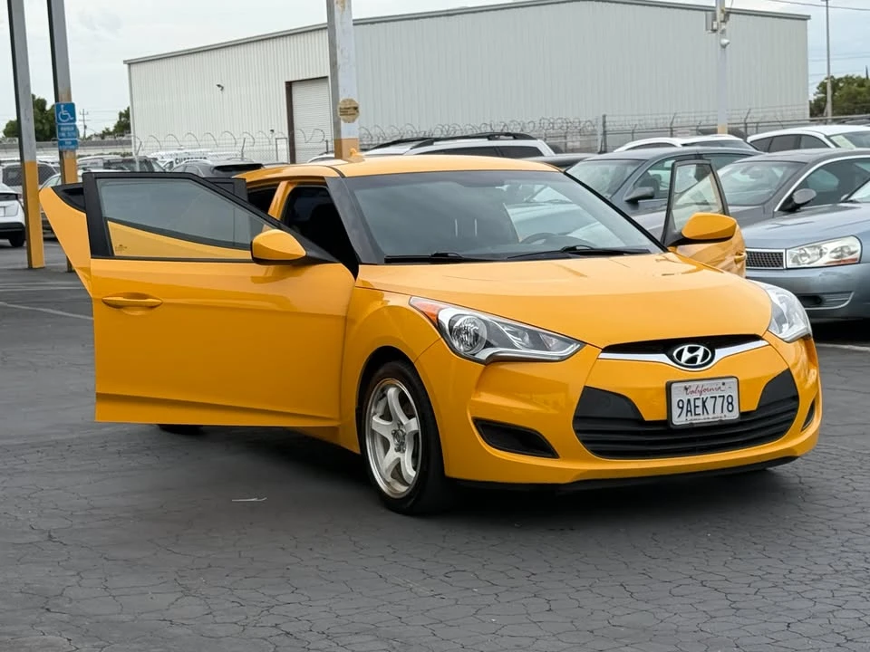 2016 Hyundai Veloster - Image 9 of 15