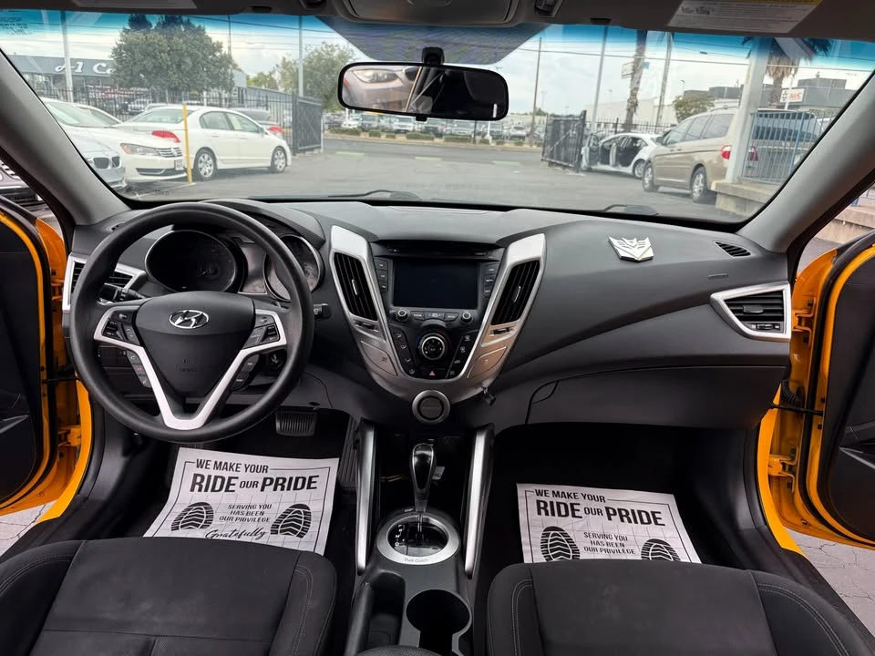 2016 Hyundai Veloster - Image 13 of 15