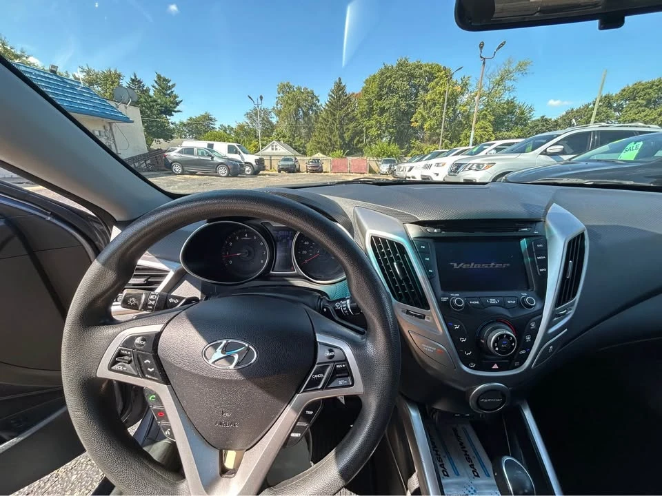 2016 Hyundai Veloster - Image 8 of 15
