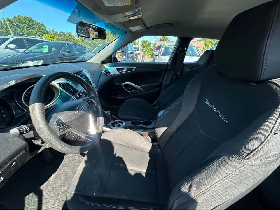 2016 Hyundai Veloster - Image 9 of 15