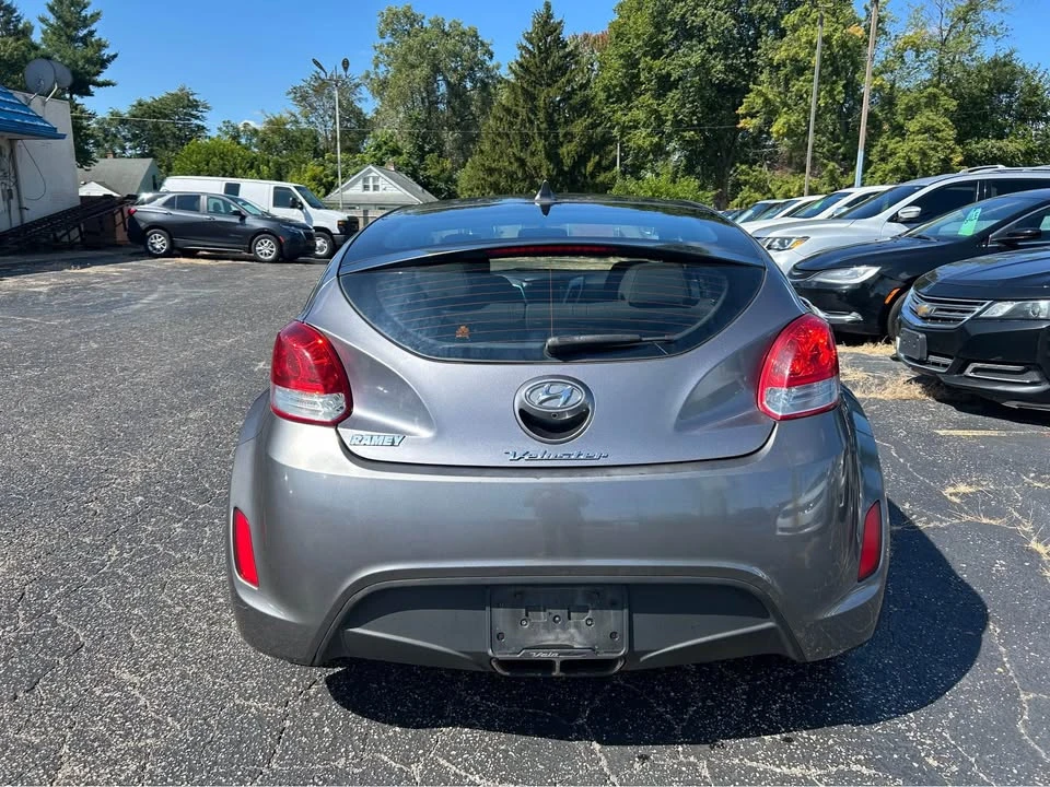 2016 Hyundai Veloster - Image 4 of 15