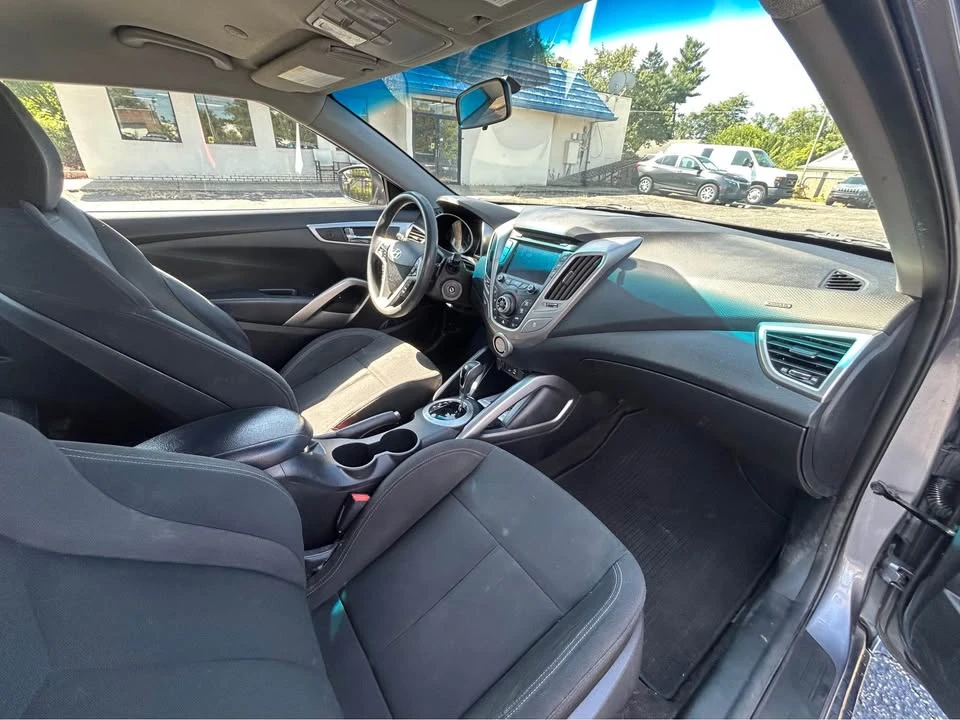 2016 Hyundai Veloster - Image 15 of 15