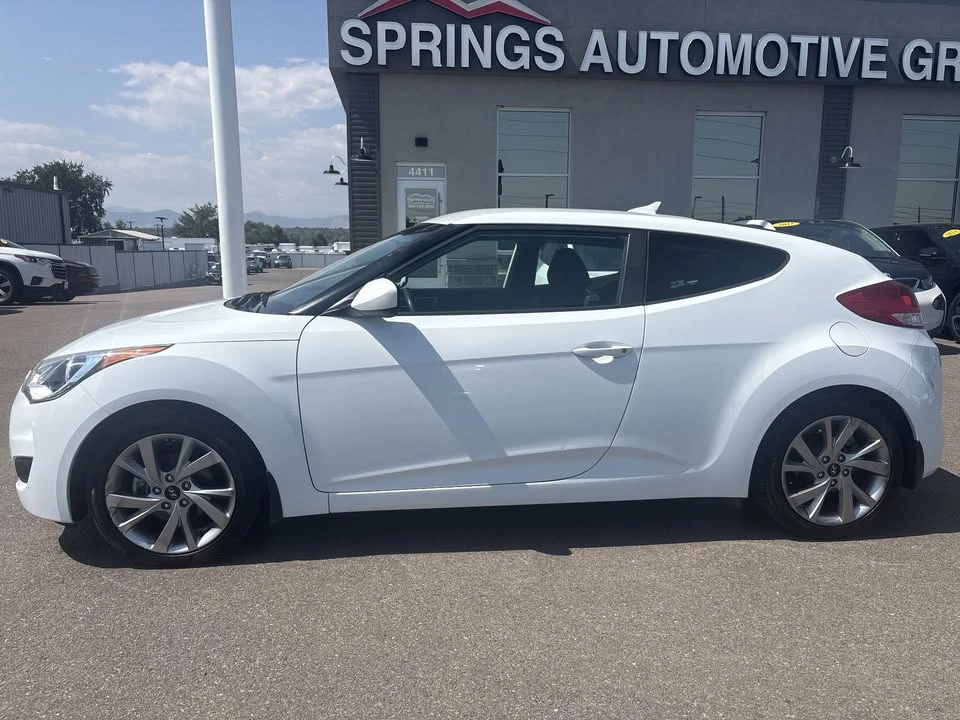 2016 Hyundai Veloster - Image 2 of 20