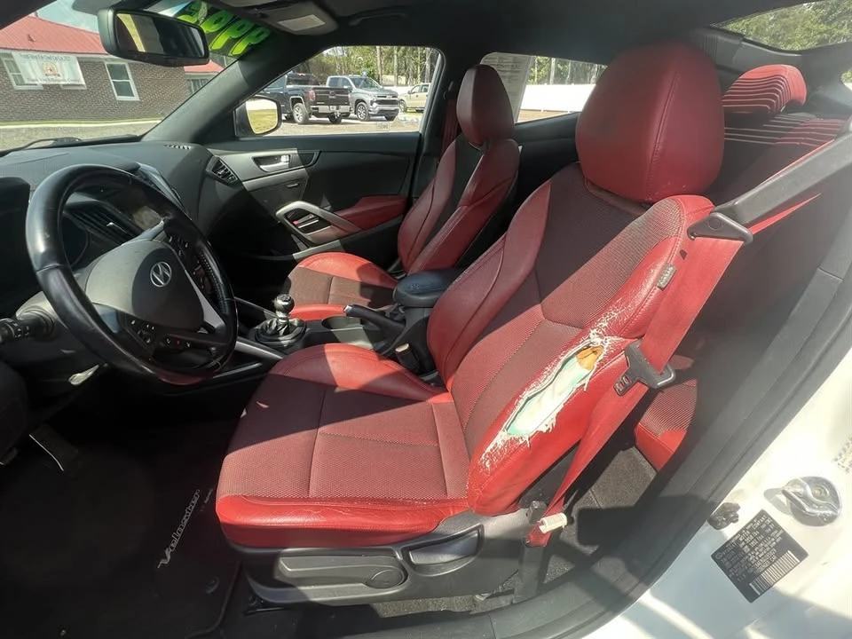 2016 Hyundai Veloster - Image 8 of 11