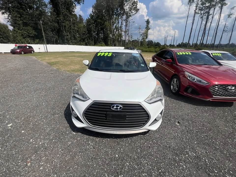 2016 Hyundai Veloster - Image 2 of 11