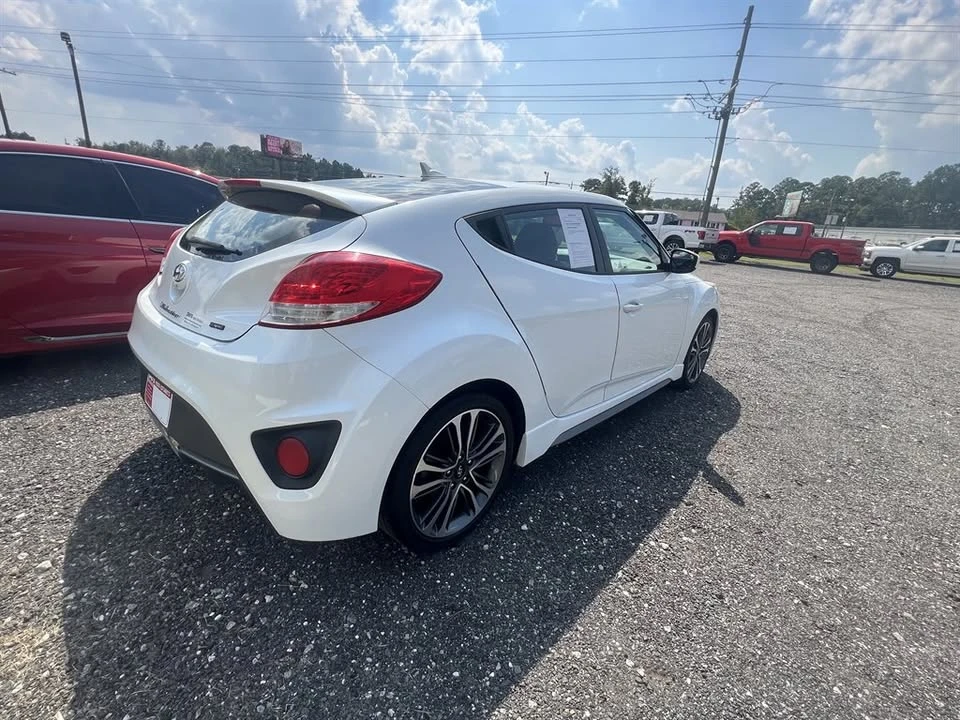 2016 Hyundai Veloster - Image 4 of 11