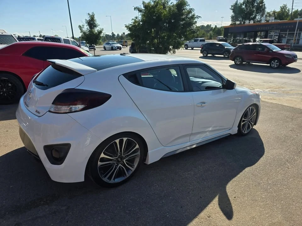 2016 Hyundai Veloster - Image 7 of 16
