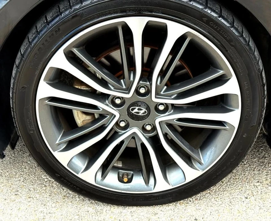 2016 Hyundai Veloster - Image 8 of 20