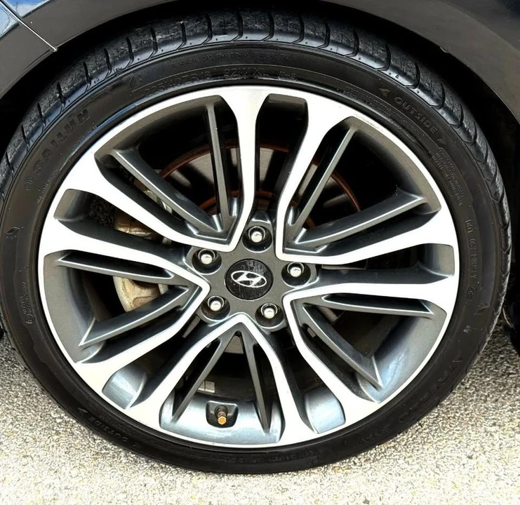 2016 Hyundai Veloster - Image 10 of 20