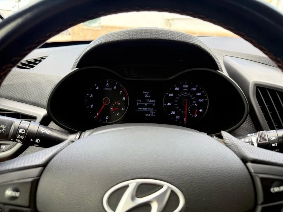 2016 Hyundai Veloster - Image 13 of 20