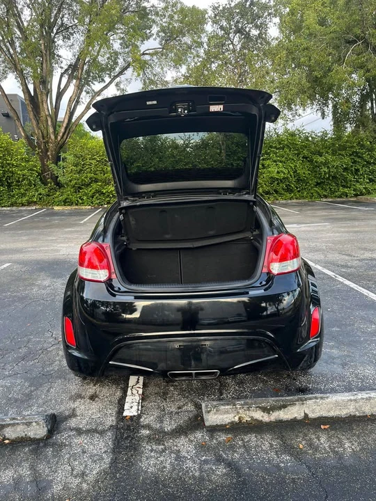 2016 Hyundai Veloster - Image 8 of 16